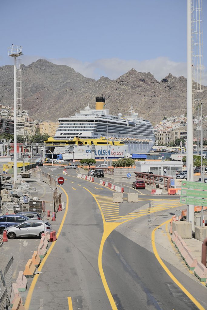 Los nuevos marinos que surcan los mares siguen atracando en Tenerife.